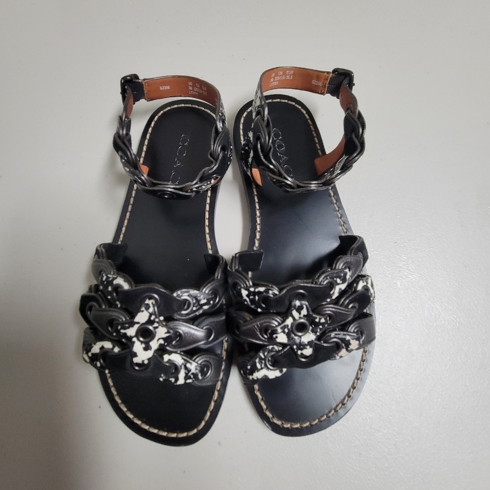 Coach Sandals With Coach Link Size 5b.